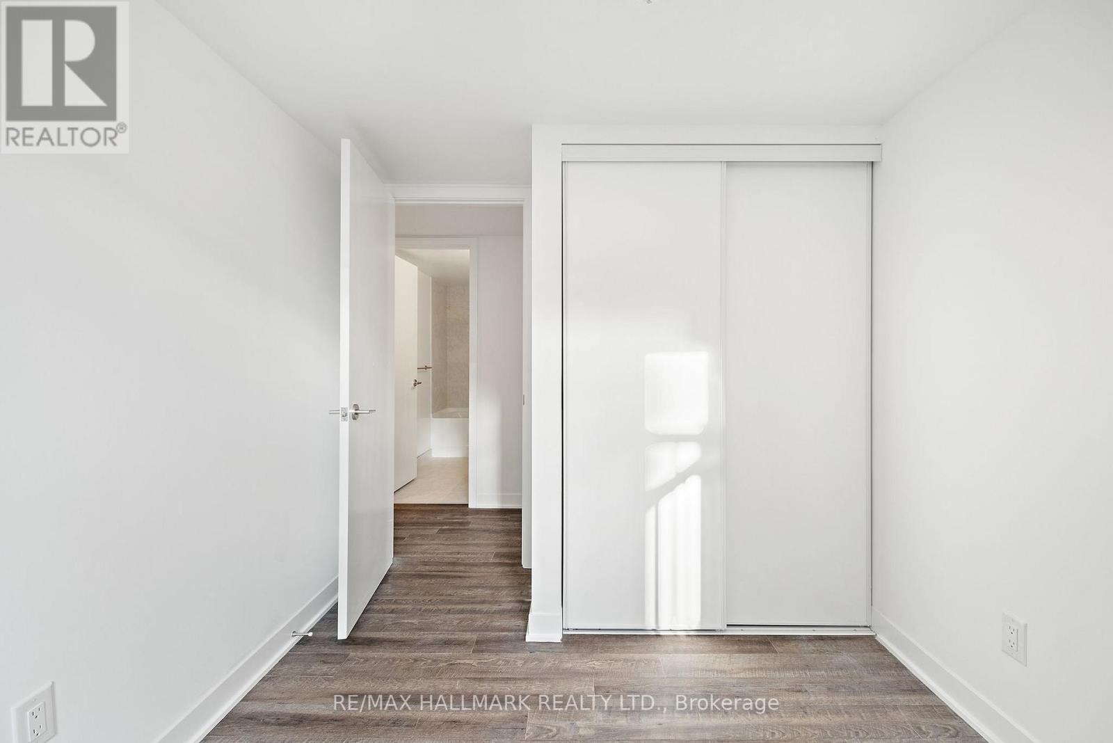 Th1 - 40 Ed Clark Gardens, Toronto, Ontario  M6N 0B5 - Photo 18 - W12575970