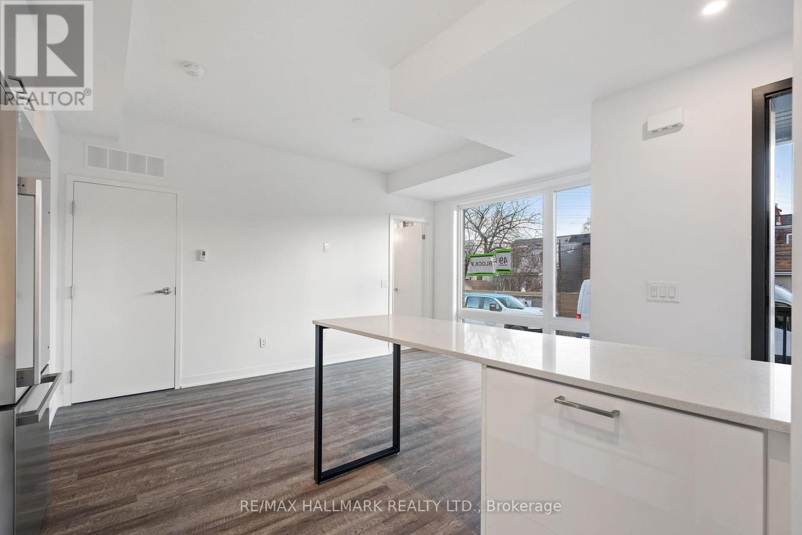 Th1 - 40 Ed Clark Gardens, Toronto, Ontario  M6N 0B5 - Photo 26 - W12575970