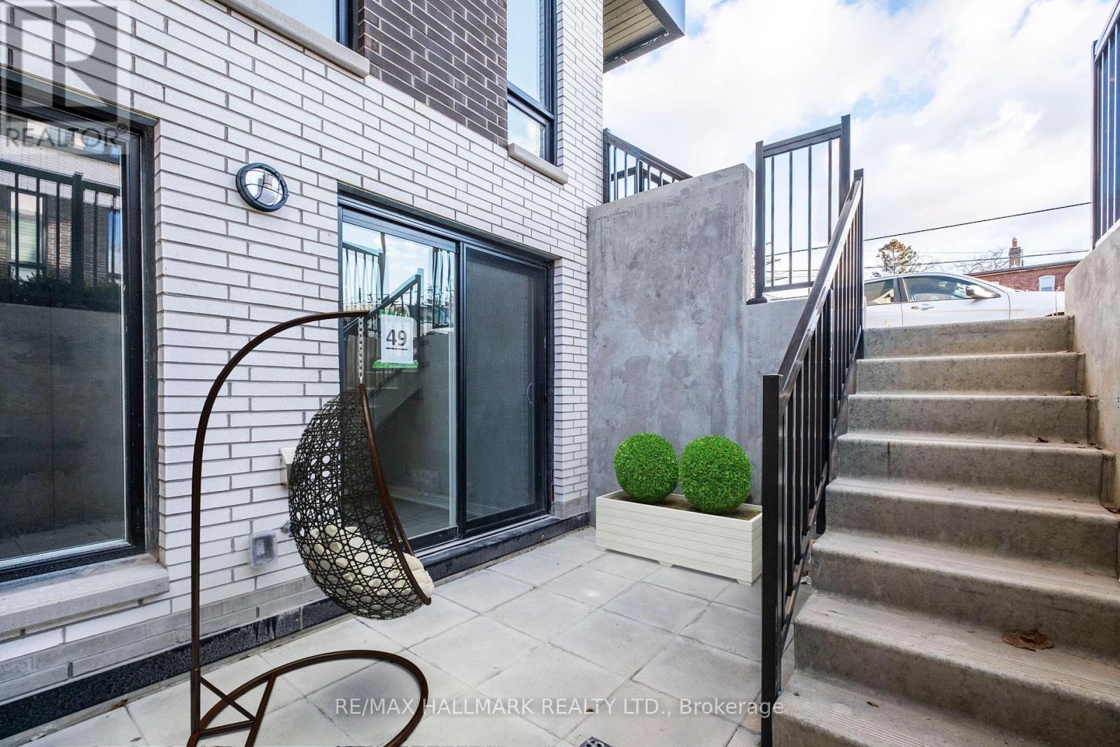 Th1 - 40 Ed Clark Gardens, Toronto, Ontario  M6N 0B5 - Photo 8 - W12575970