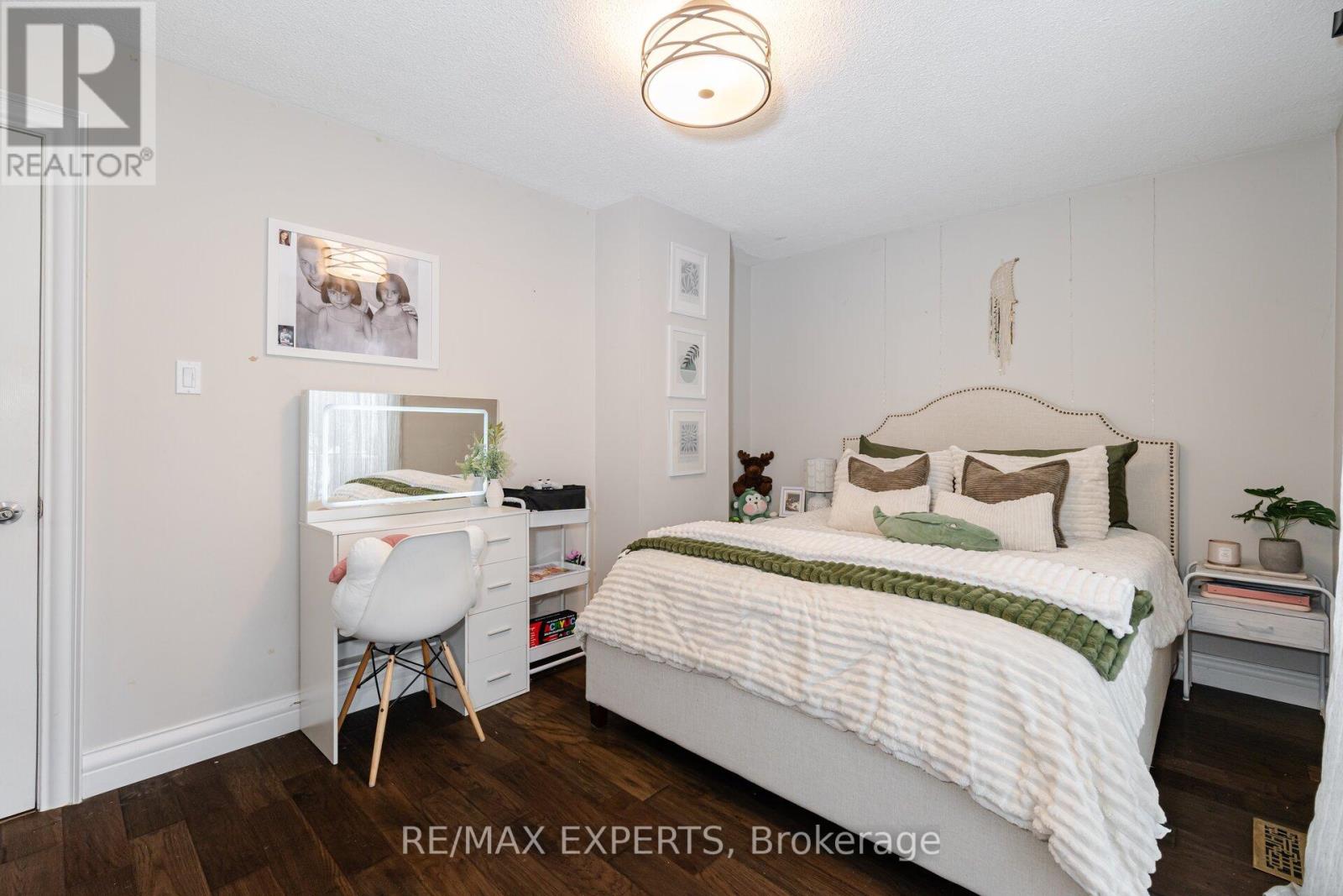 92 Ambleside Drive, Brampton, Ontario  L6Y 1B9 - Photo 18 - W12576018