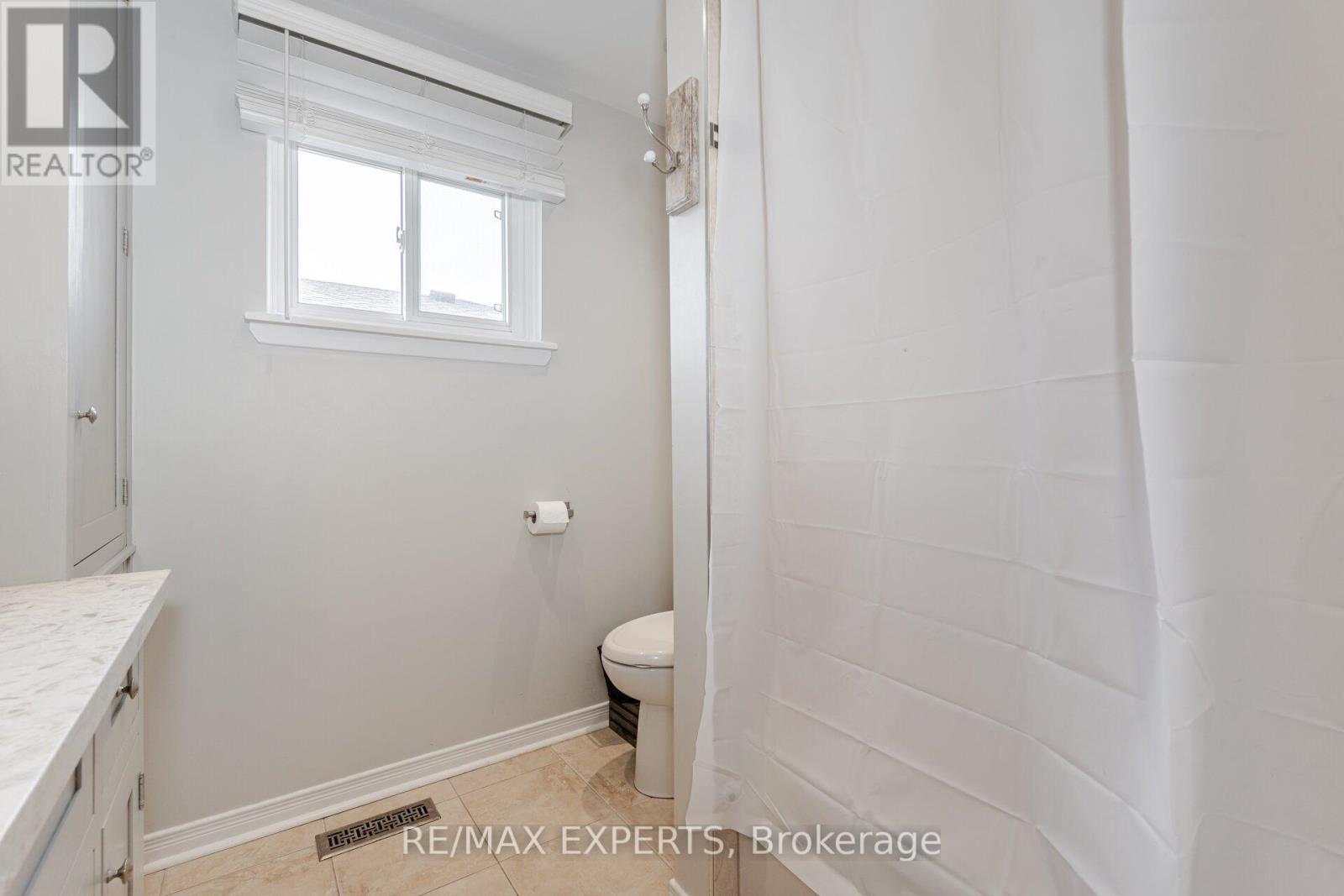 92 Ambleside Drive, Brampton, Ontario  L6Y 1B9 - Photo 20 - W12576018