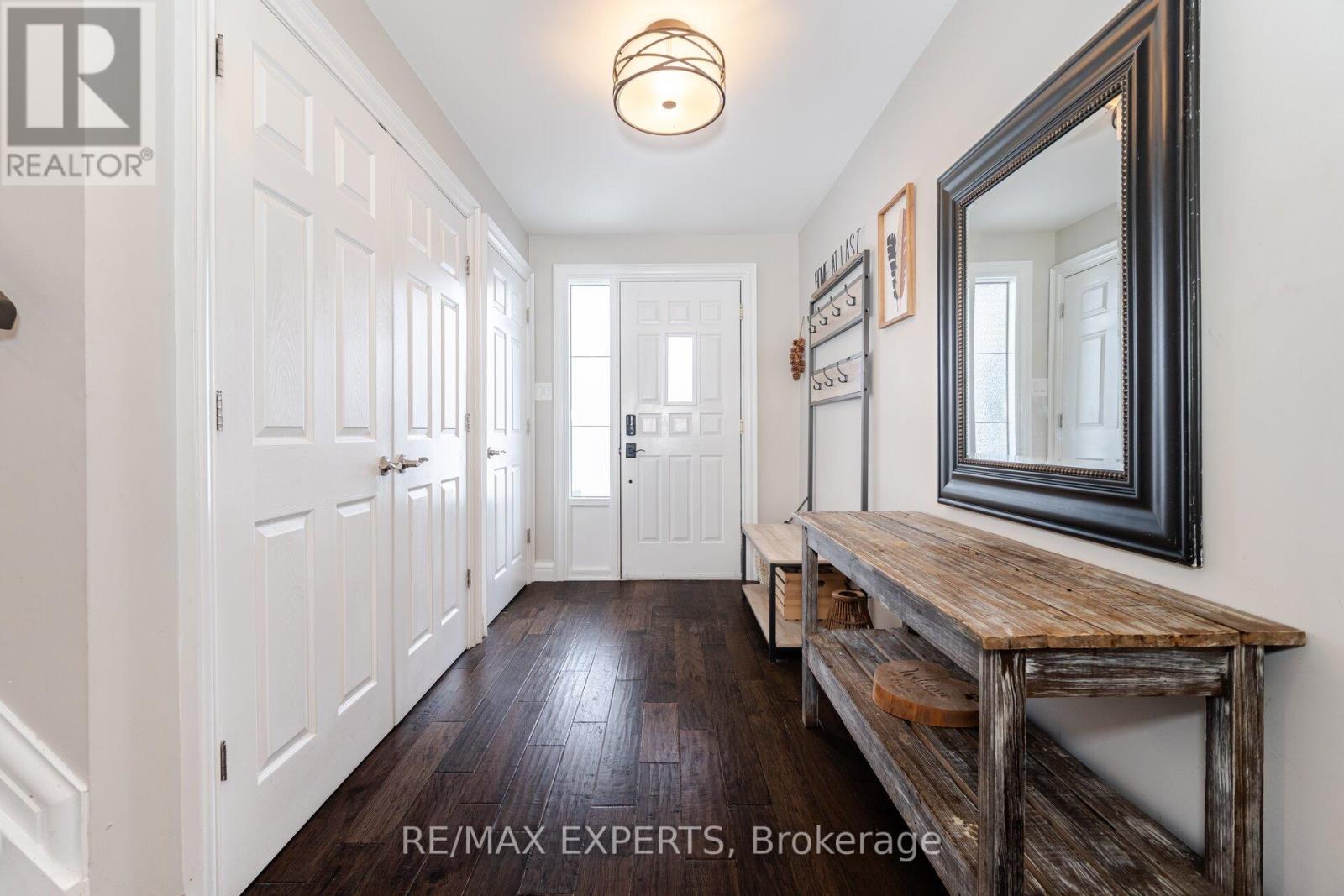 92 Ambleside Drive, Brampton, Ontario  L6Y 1B9 - Photo 4 - W12576018