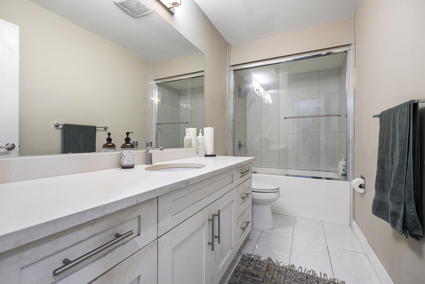 6470 130 Street, Surrey, British Columbia  V3W 4J1 - Photo 13 - R3070035