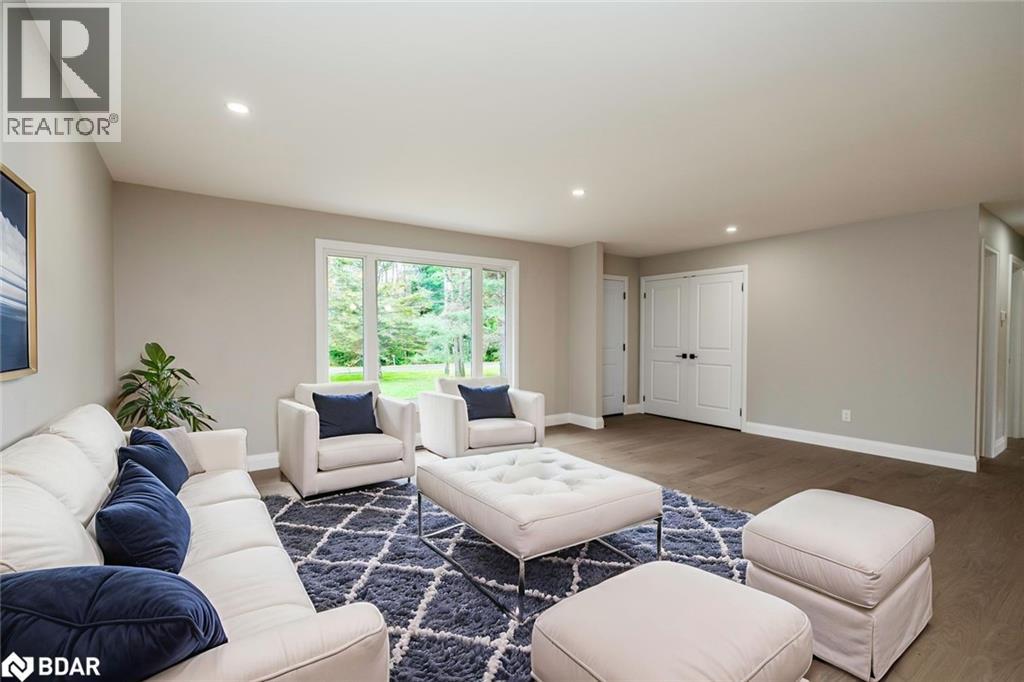 16 Hillview Crescent, Midhurst, Ontario L9X 1N4 - Photo 3 - 40790537