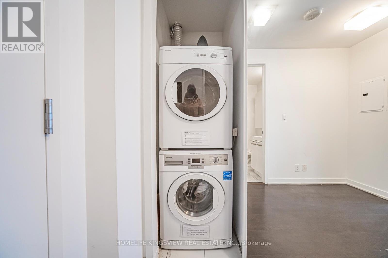 1001 - 12 York Street, Toronto, Ontario  M5J 0A9 - Photo 29 - C12576066