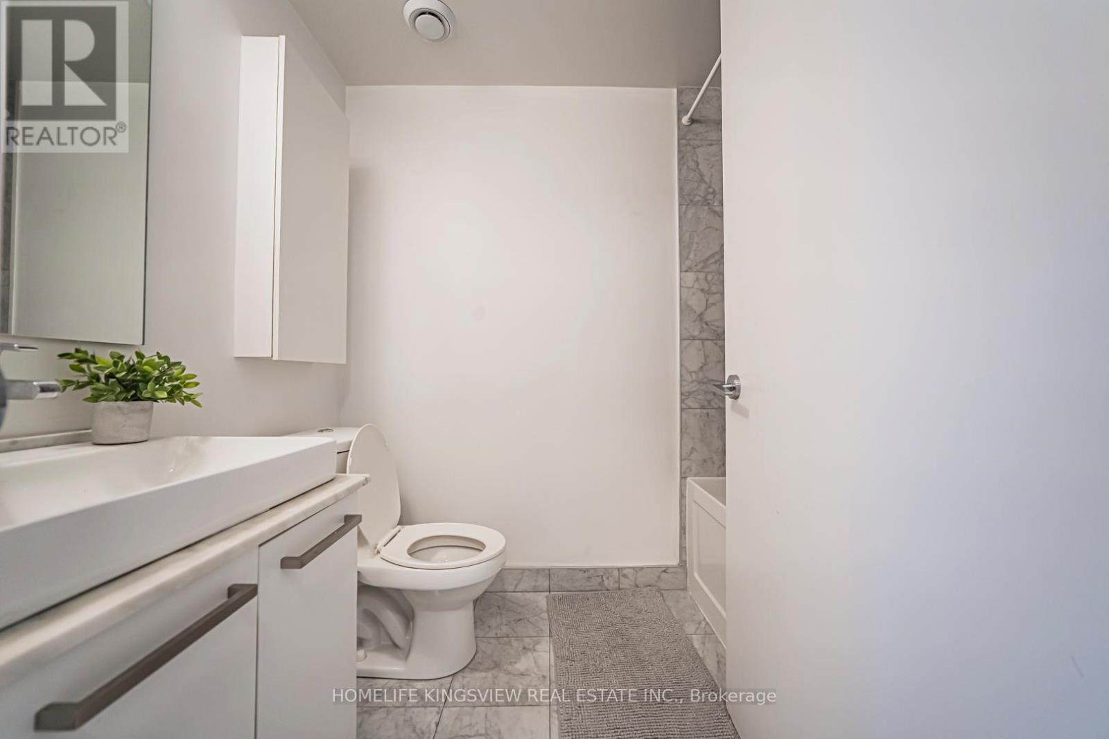 1001 - 12 York Street, Toronto, Ontario  M5J 0A9 - Photo 33 - C12576066