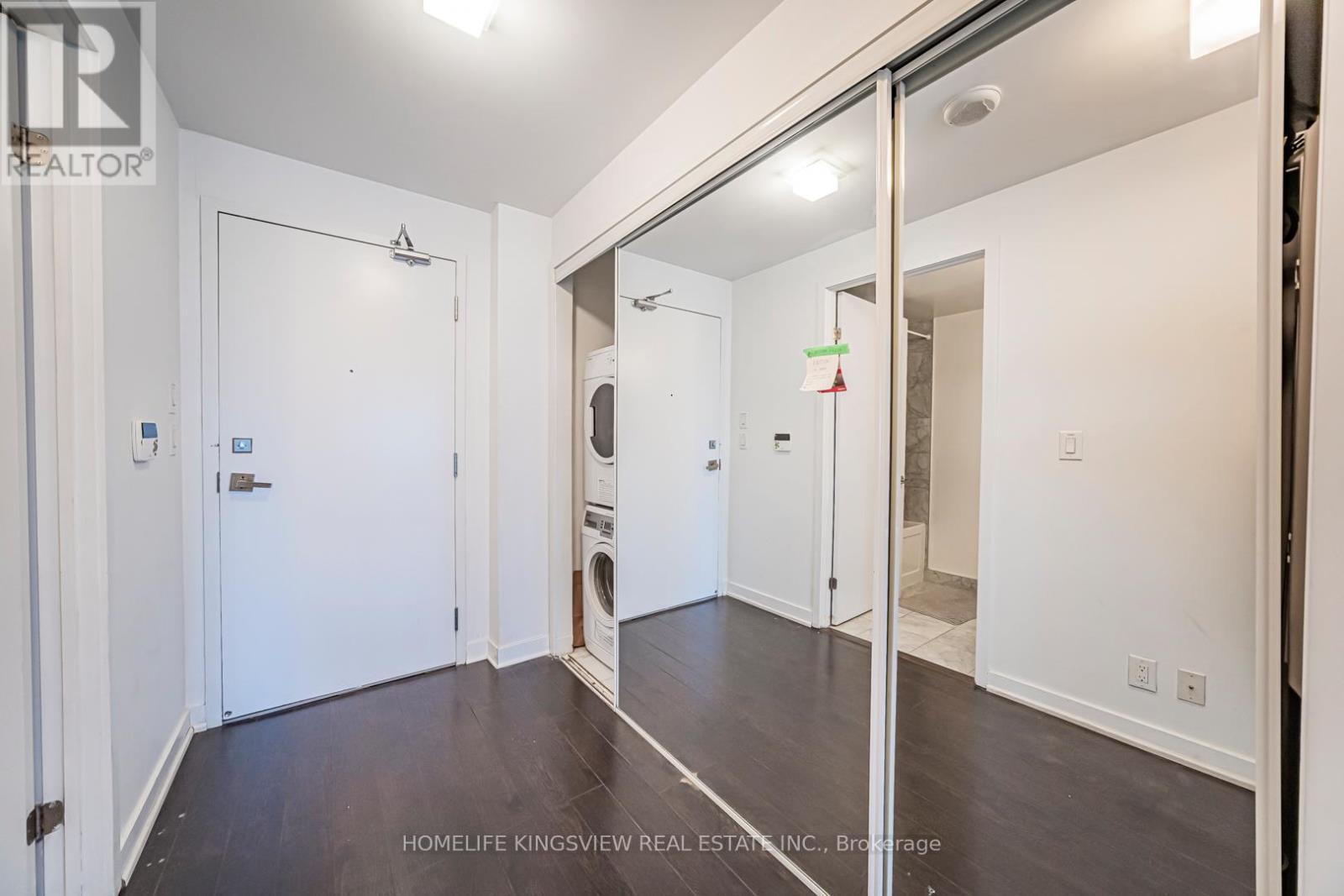 1001 - 12 York Street, Toronto, Ontario  M5J 0A9 - Photo 9 - C12576066