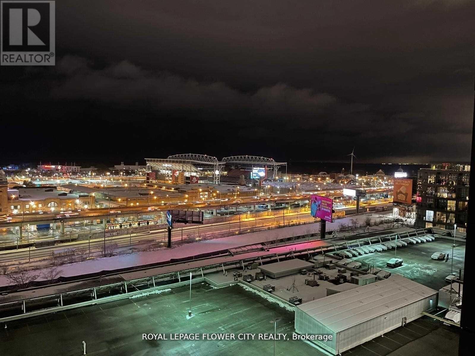 813 - 135 EAST LIBERTY STREET, Toronto, Ontario