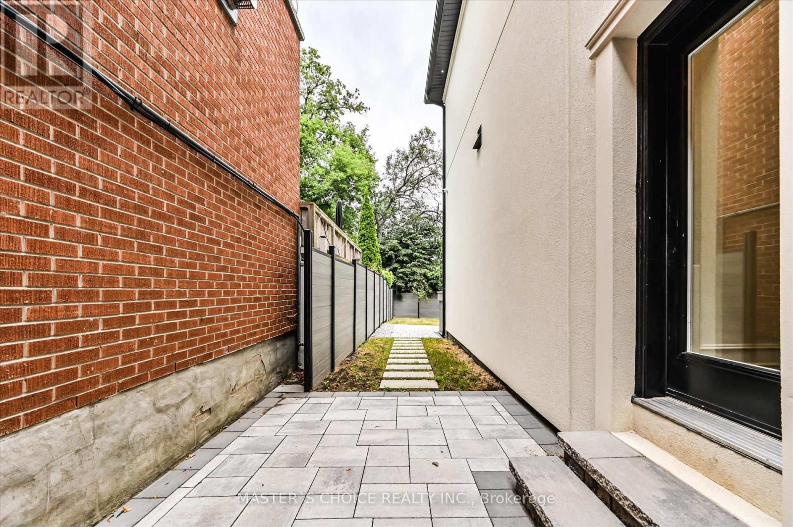 382 St Clements Avenue, Toronto, Ontario  M5N 1M1 - Photo 42 - C12576244