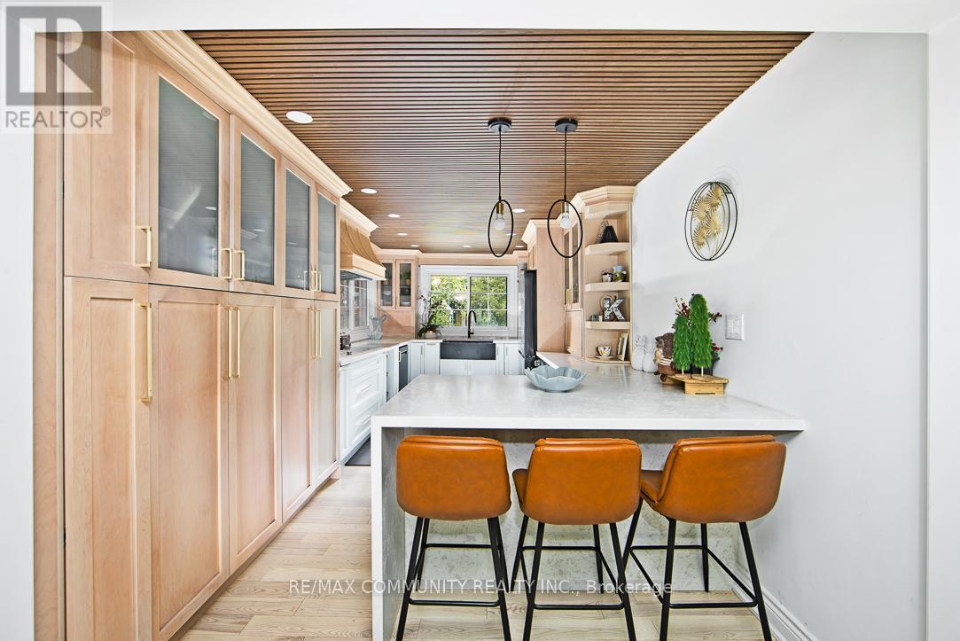 168 Kingslake Road, Toronto, Ontario  M2J 3G3 - Photo 9 - C12576266