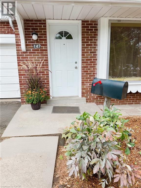 147 Cline Avenue S, Hamilton, Ontario  L8S 1X3 - Photo 3 - 40773468