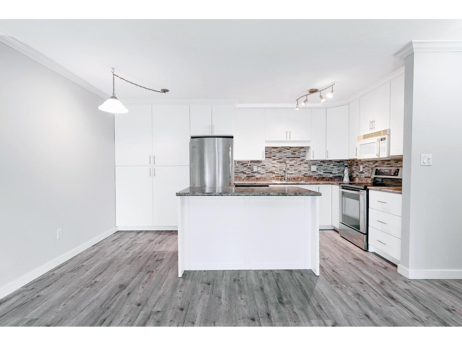 301 2780 Ware Street, Abbotsford, British Columbia  V2S 7C7 - Photo 6 - R3069853