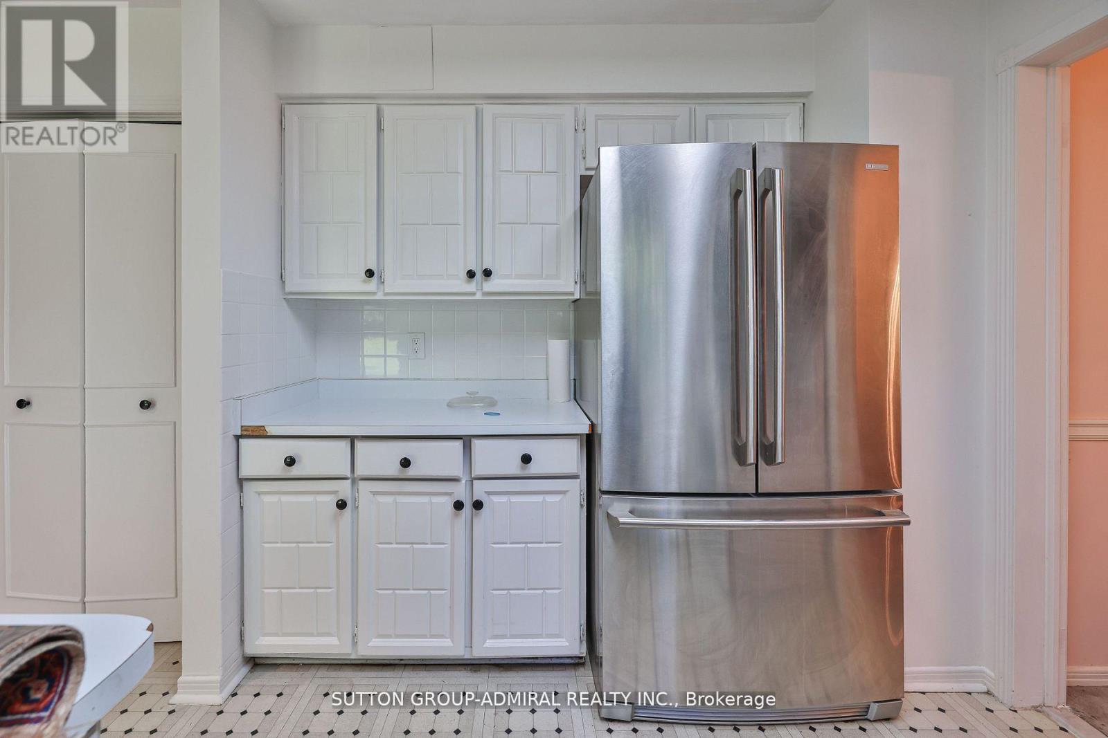 22 Cobblestone Drive, Markham, Ontario  L3T 4E4 - Photo 14 - N12554226