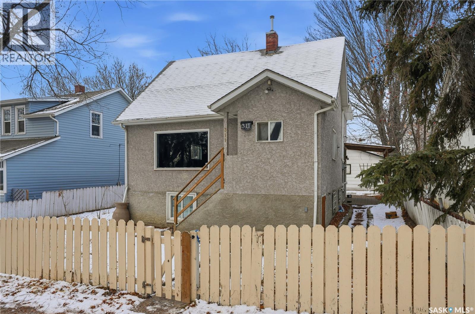 311 I Avenue N, Saskatoon, Saskatchewan  S7L 2G5 - Photo 2 - SK024634