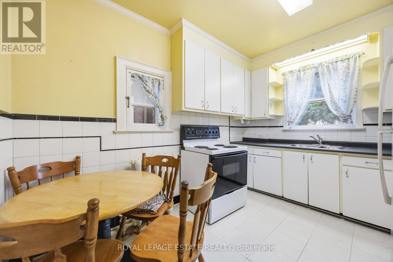 877 Broadview Avenue, Toronto, Ontario  M4K 2P9 - Photo 6 - E12576180