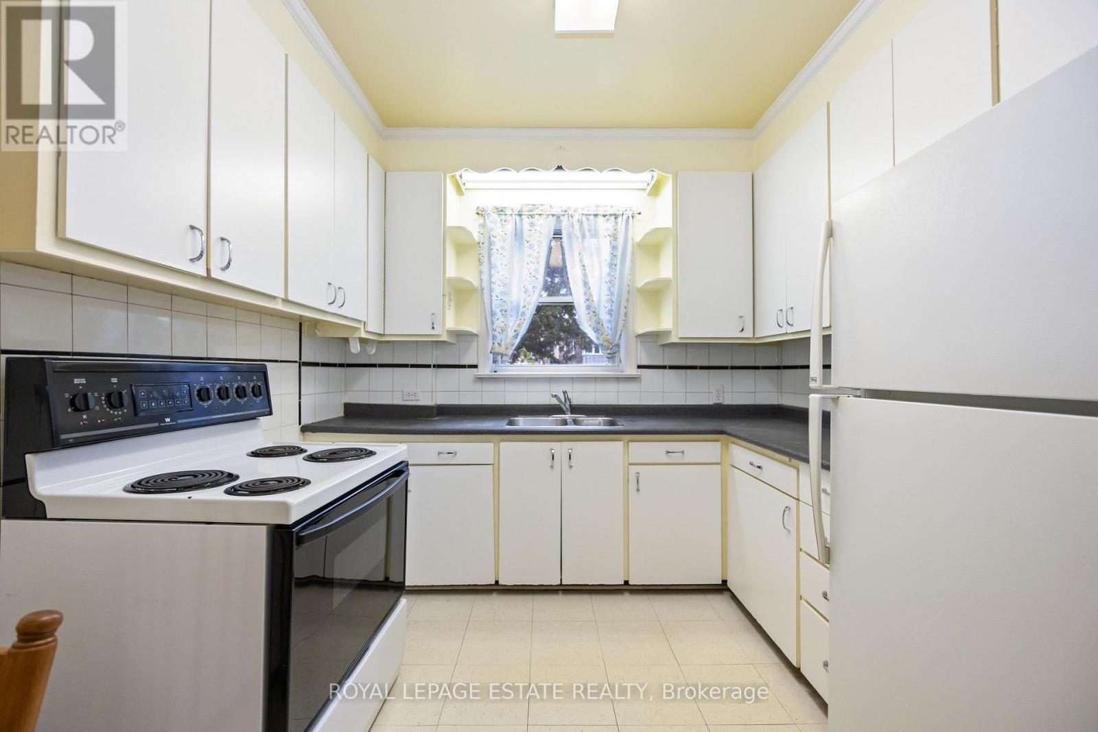 877 Broadview Avenue, Toronto, Ontario  M4K 2P9 - Photo 7 - E12576202