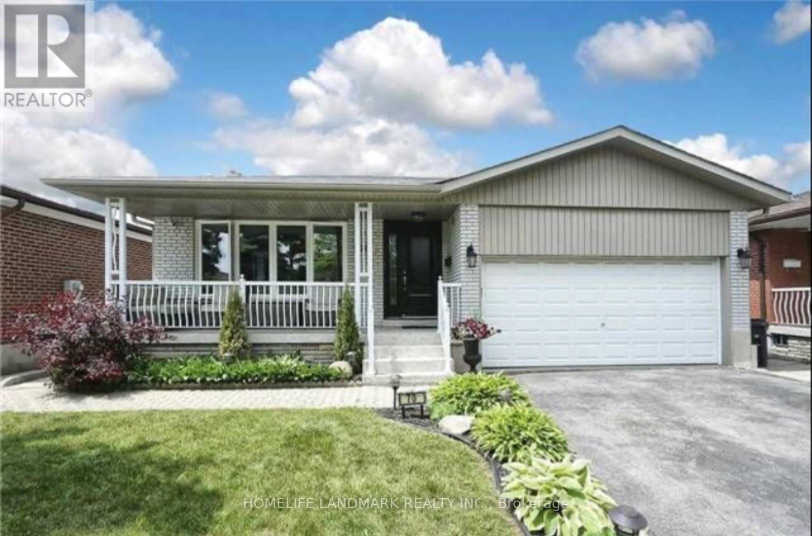 (UPPER) - 70 CORINTHIAN BOULEVARD, Toronto, Ontario