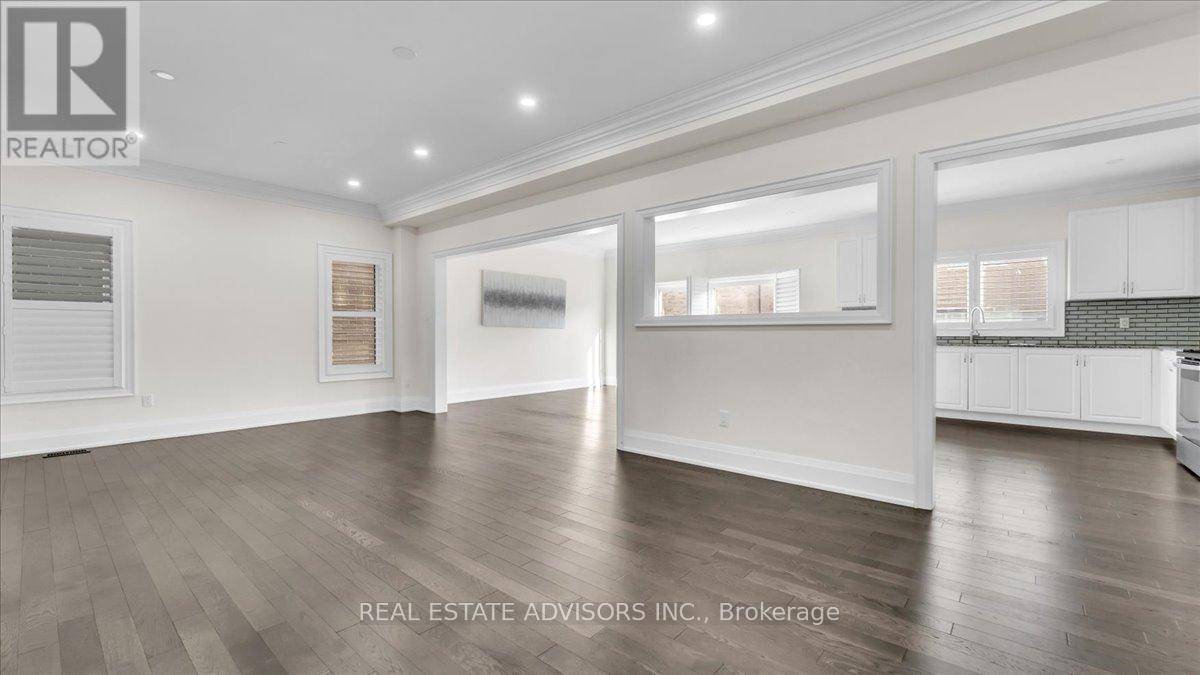 7 Ferdinand Drive, Brampton, Ontario  L6Y 0E4 - Photo 7 - W12573462