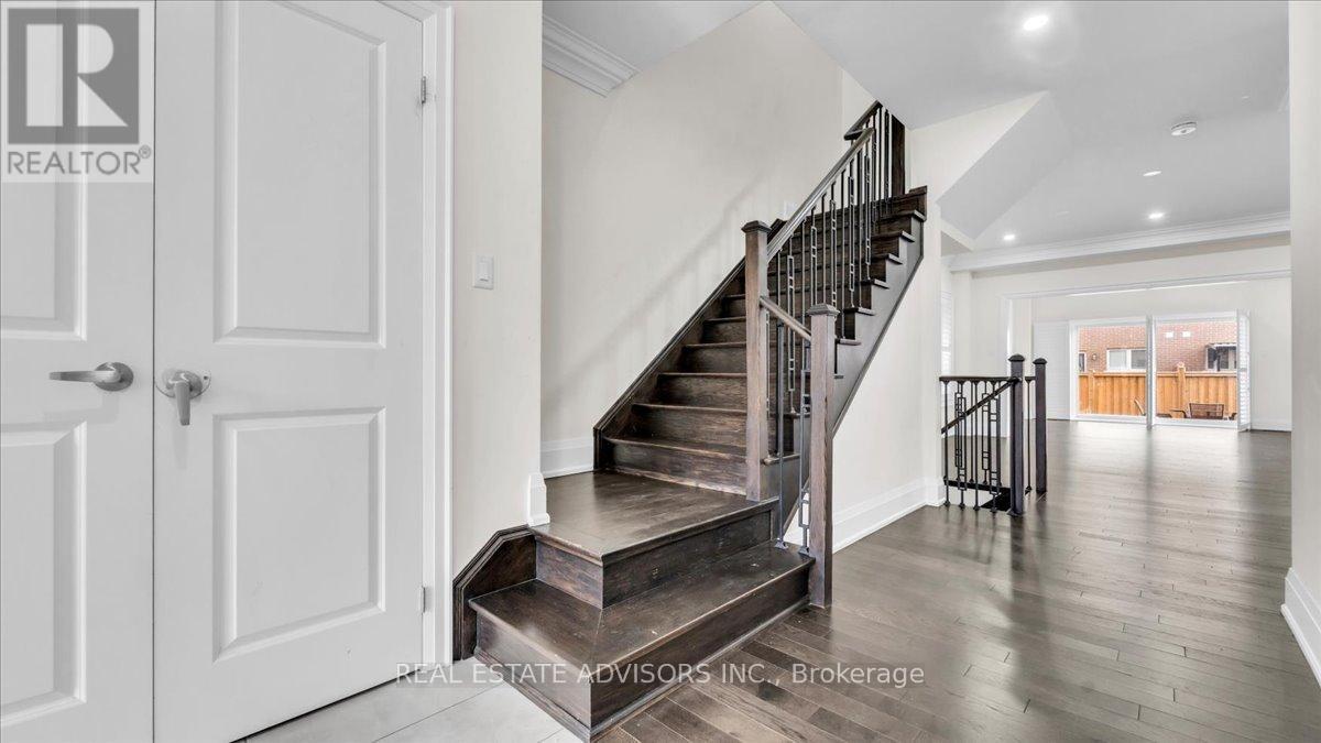 7 Ferdinand Drive, Brampton, Ontario  L6Y 0E4 - Photo 22 - W12573462