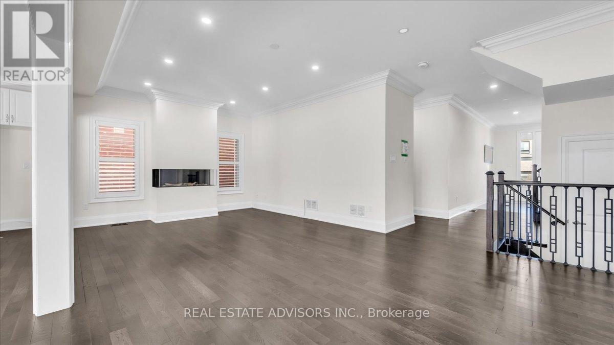 7 Ferdinand Drive, Brampton, Ontario  L6Y 0E4 - Photo 9 - W12573462