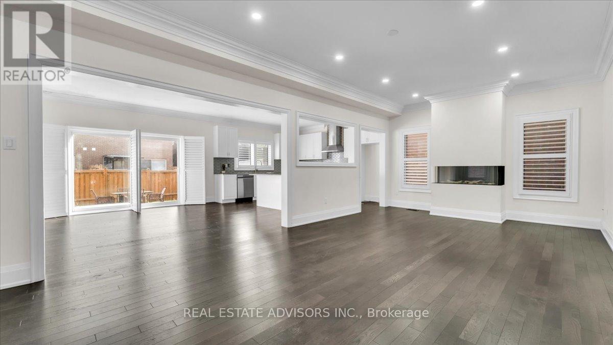 7 Ferdinand Drive, Brampton, Ontario  L6Y 0E4 - Photo 5 - W12573462