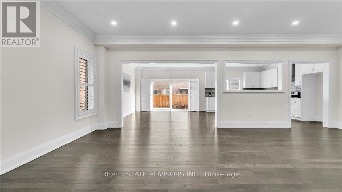 7 Ferdinand Drive, Brampton, Ontario  L6Y 0E4 - Photo 6 - W12573462