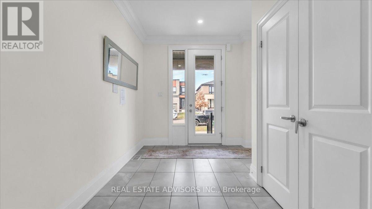 7 Ferdinand Drive, Brampton, Ontario  L6Y 0E4 - Photo 3 - W12573462