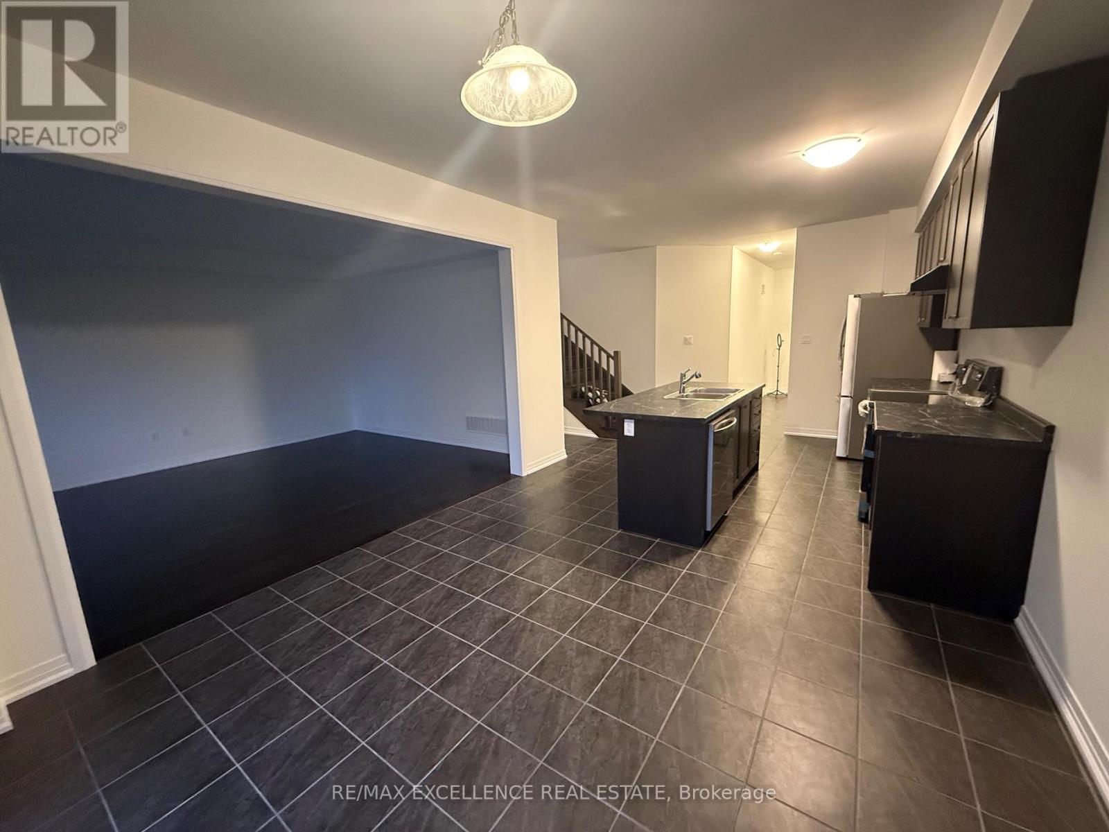 116 Velvet Way, Thorold, Ontario  L2V 0P3 - Photo 6 - X12574886