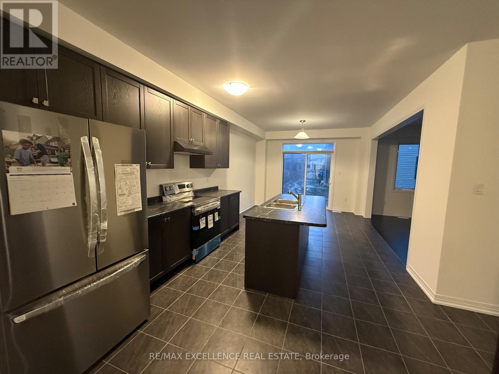 116 Velvet Way, Thorold, Ontario  L2V 0P3 - Photo 4 - X12574886