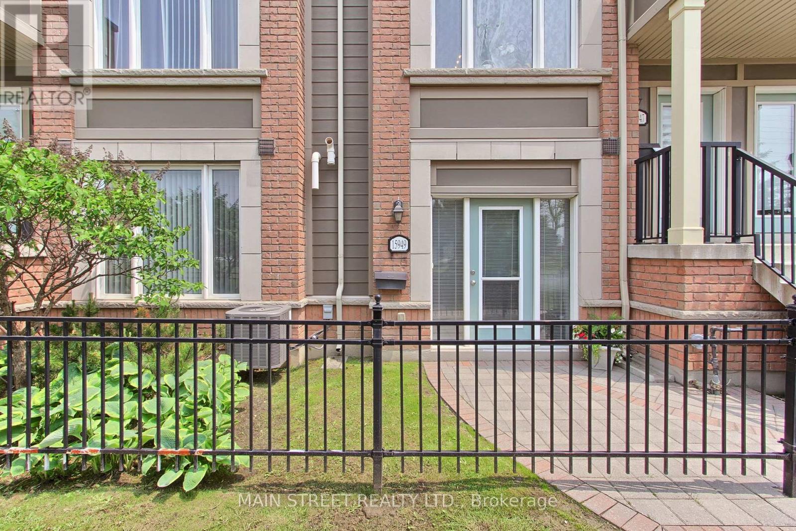 15949 BAYVIEW AVENUE, Aurora, Ontario