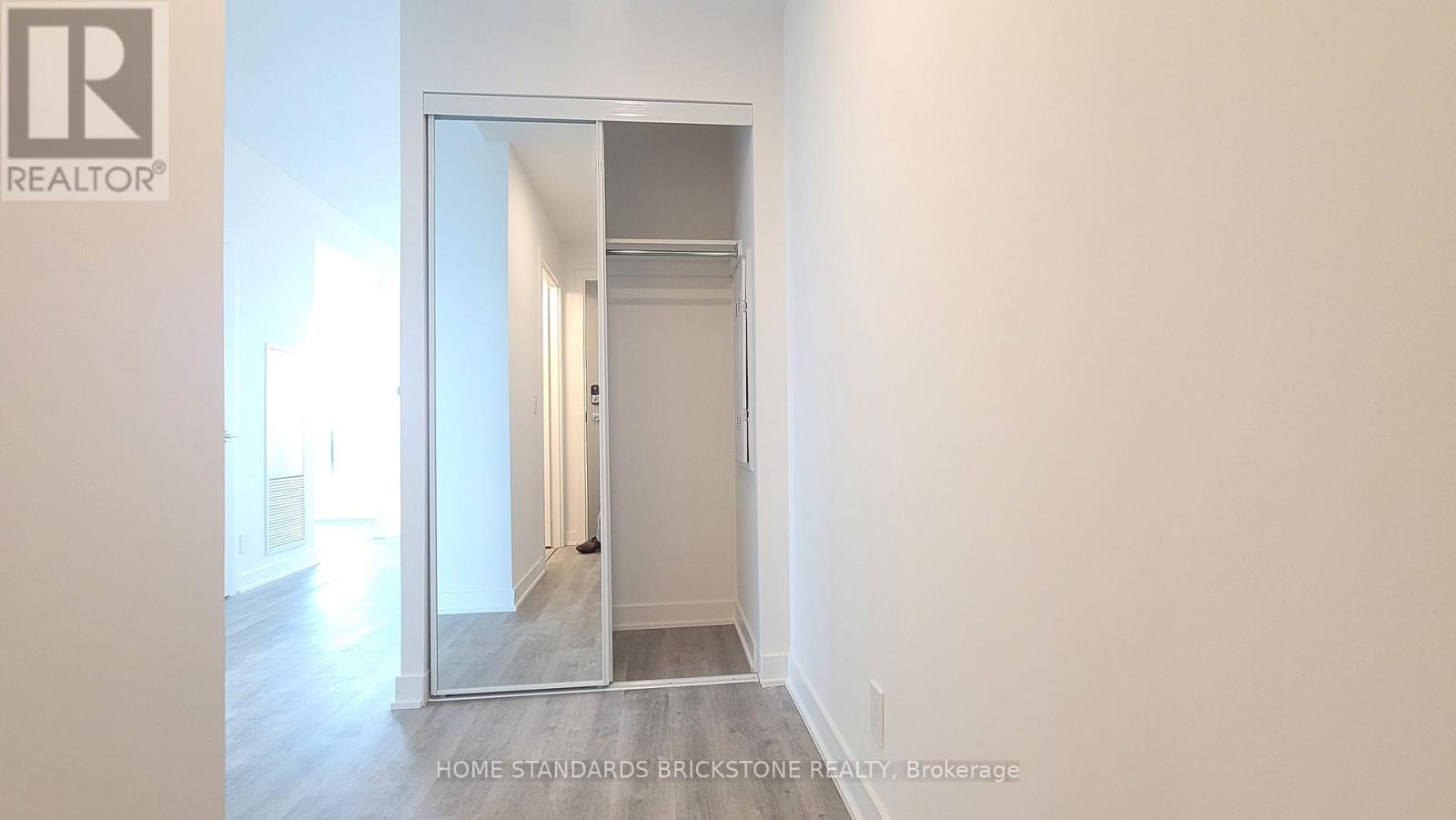 #b-2708 - 50 Upper Mall Way, Vaughan, Ontario  L4J 4P8 - Photo 3 - N12576128