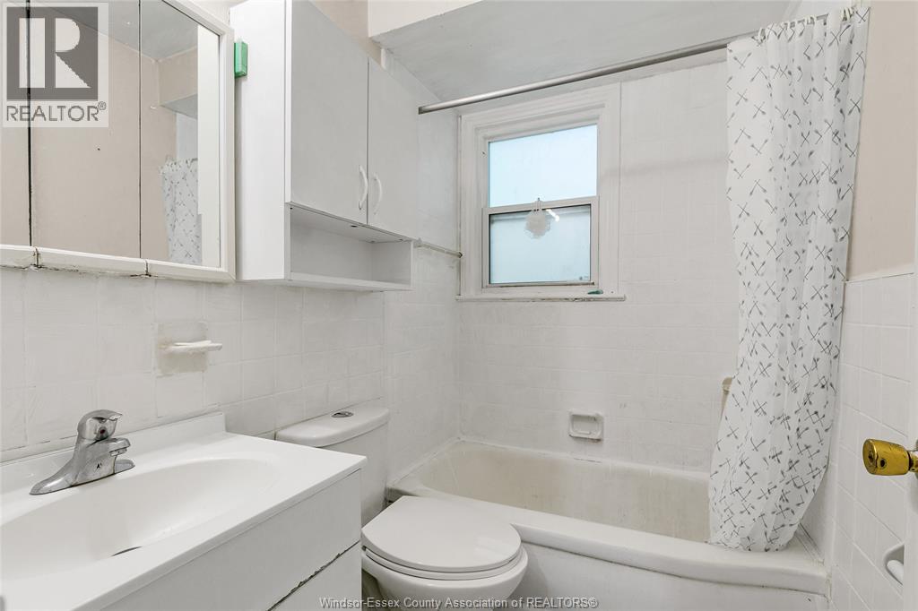 390 Partington, Windsor, Ontario  N9B 2N5 - Photo 11 - 25030599