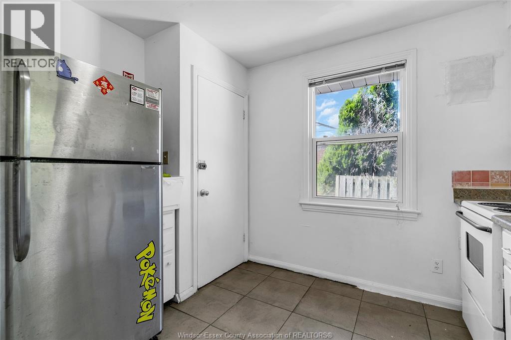 390 Partington, Windsor, Ontario  N9B 2N5 - Photo 13 - 25030599