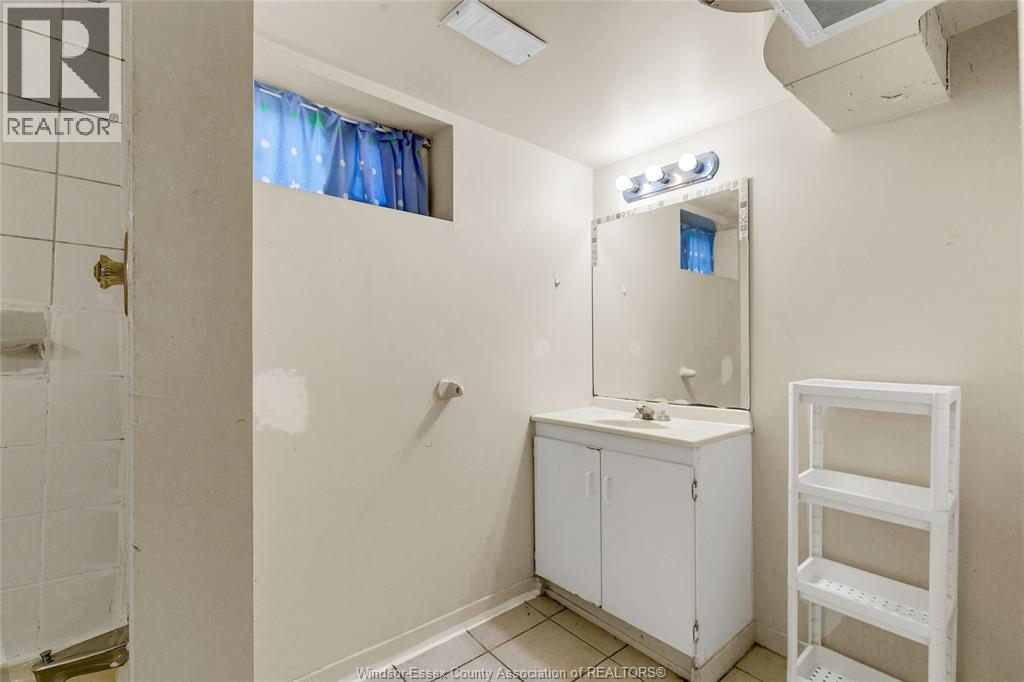 390 Partington, Windsor, Ontario  N9B 2N5 - Photo 21 - 25030599