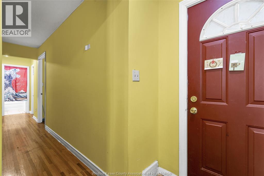 390 Partington, Windsor, Ontario  N9B 2N5 - Photo 5 - 25030599
