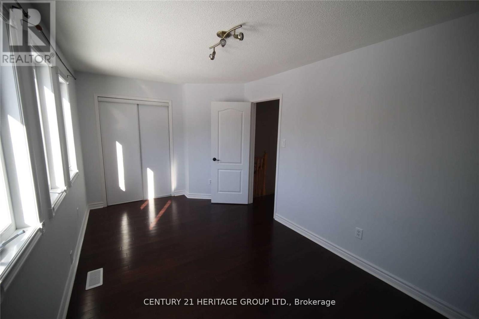 431 Carruthers Avenue, Newmarket, Ontario  L3X 2C1 - Photo 19 - N12576200