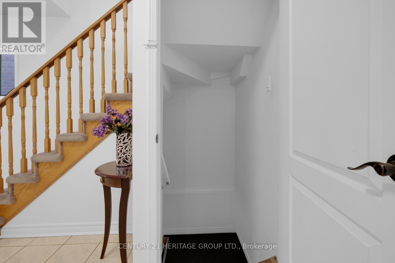 431 Carruthers Avenue, Newmarket, Ontario  L3X 2C1 - Photo 23 - N12576200