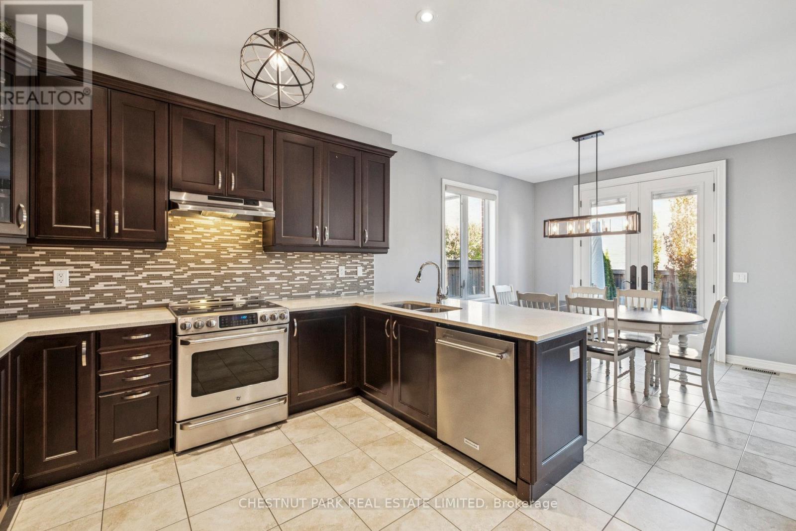 67 Hatton Garden Road, Vaughan, Ontario  L4H 3P8 - Photo 10 - N12576206