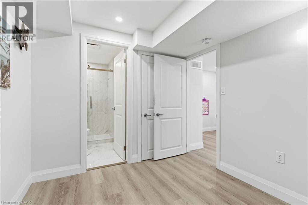 18 Mia Drive, Hamilton, Ontario  L9B 0K1 - Photo 33 - 40790521