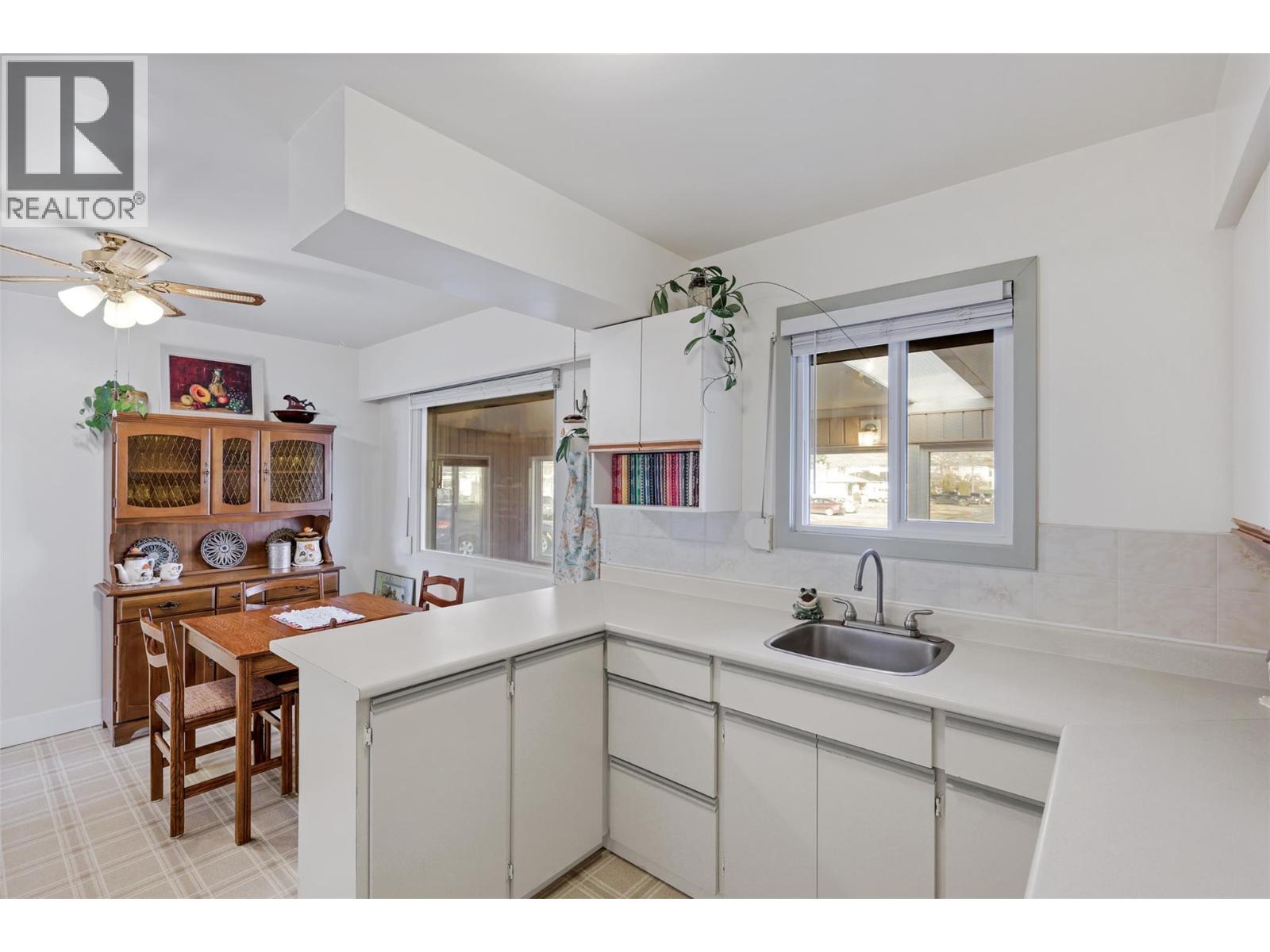 855 Renfrew Avenue, Kamloops, British Columbia  V2B 3X3 - Photo 12 - 10369857