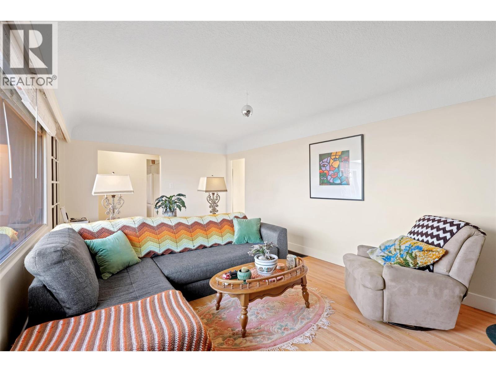 855 Renfrew Avenue, Kamloops, British Columbia  V2B 3X3 - Photo 6 - 10369857