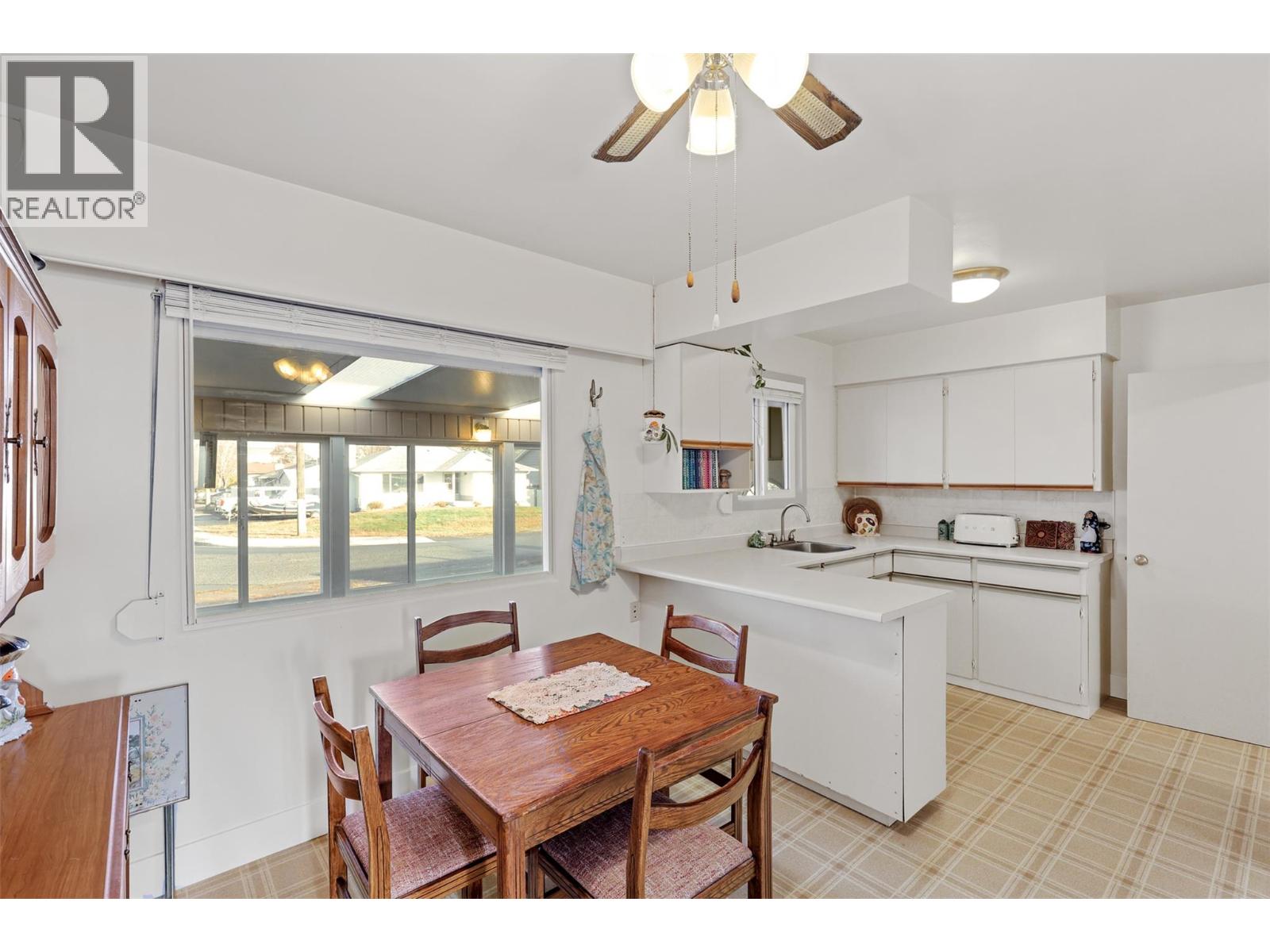 855 Renfrew Avenue, Kamloops, British Columbia  V2B 3X3 - Photo 9 - 10369857