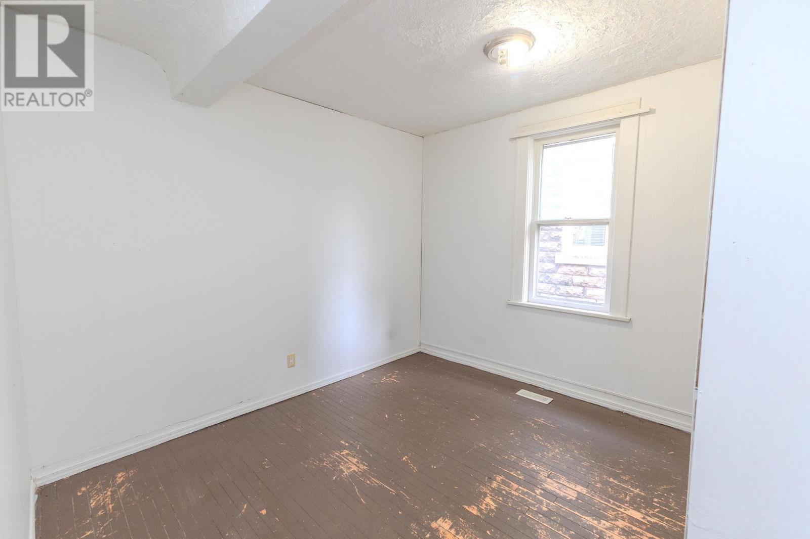 184 Elgin St, Sault Ste. Marie, Ontario  P6A 2Z1 - Photo 13 - SM253148