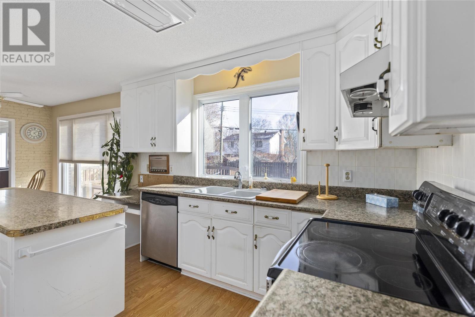 32 Welcome Ave, Sault Ste. Marie, Ontario  P6A 5A5 - Photo 16 - SM253335