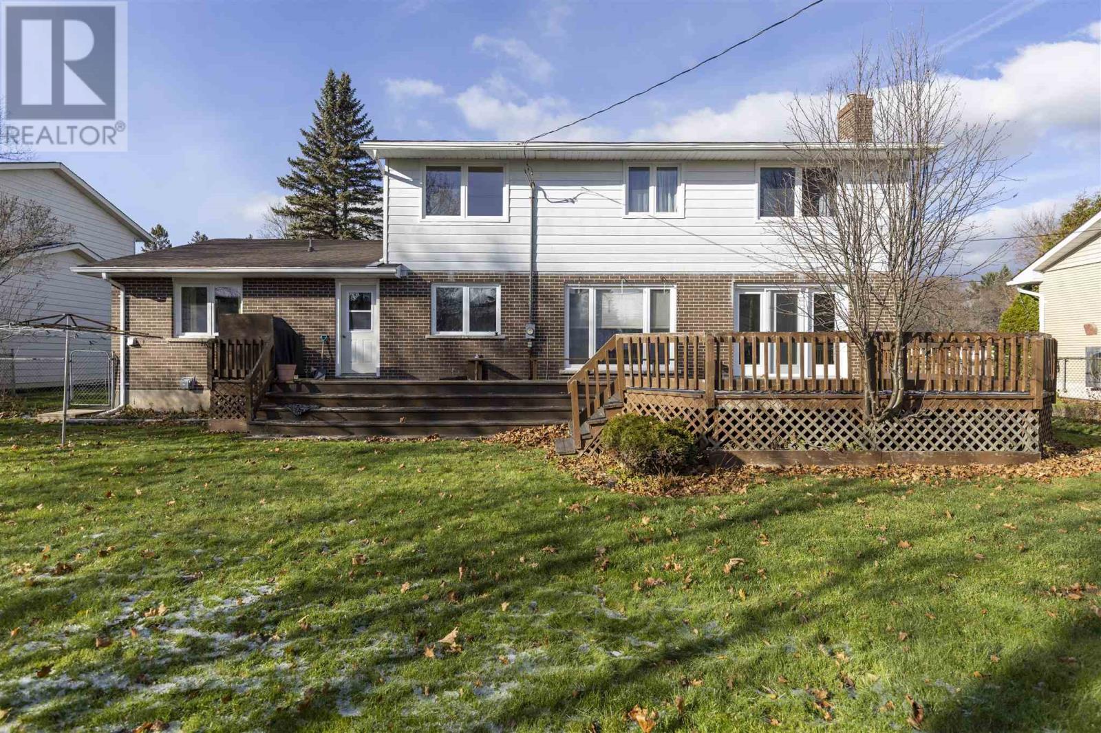 32 Welcome Ave, Sault Ste. Marie, Ontario  P6A 5A5 - Photo 40 - SM253335