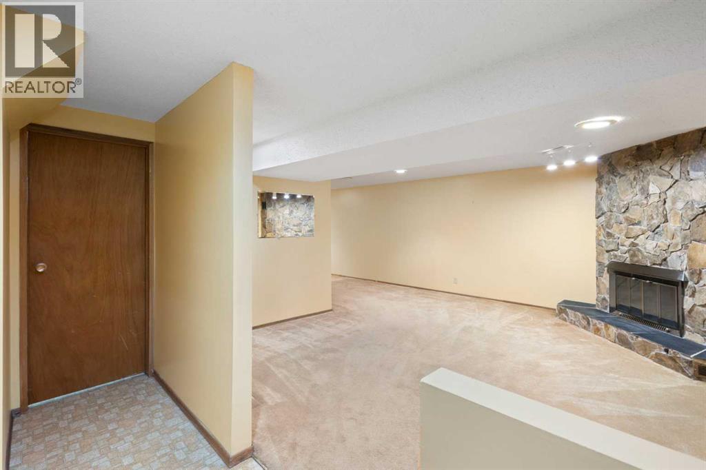 123 Glacier Drive Sw, Calgary, Alberta  T3E 5A3 - Photo 21 - A2271776