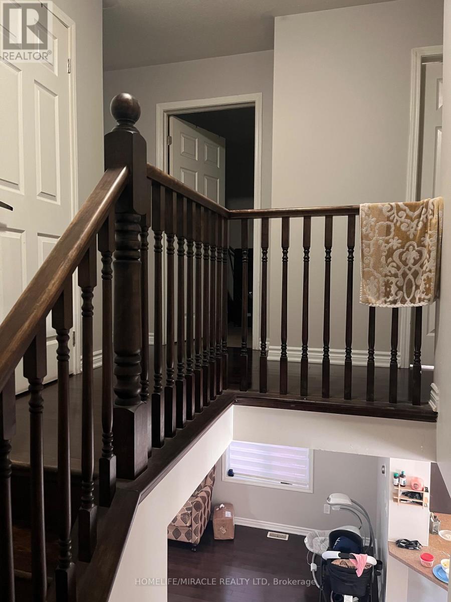 12 Meadowcrest Lane, Brampton, Ontario  L7A 0T8 - Photo 11 - W12569596