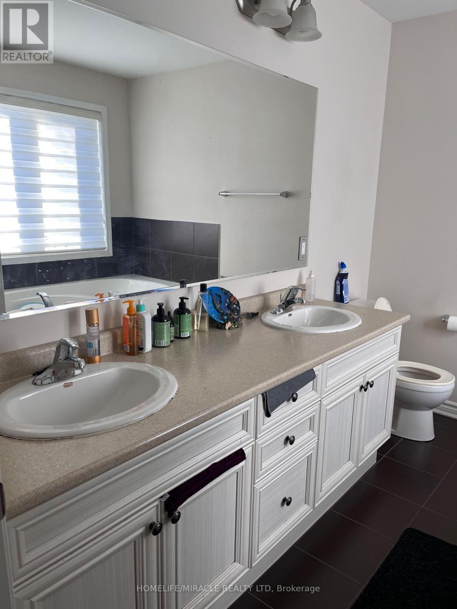 12 Meadowcrest Lane, Brampton, Ontario  L7A 0T8 - Photo 12 - W12569596