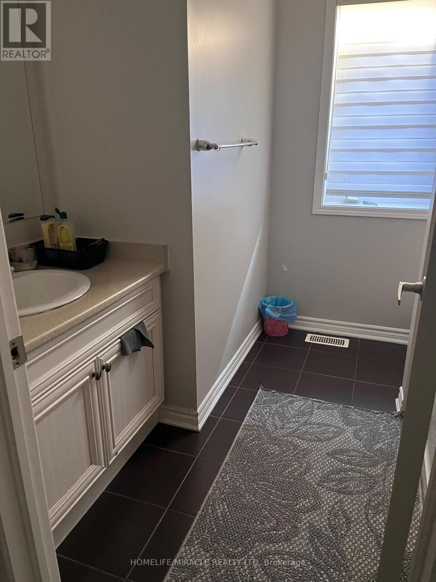 12 Meadowcrest Lane, Brampton, Ontario  L7A 0T8 - Photo 17 - W12569596