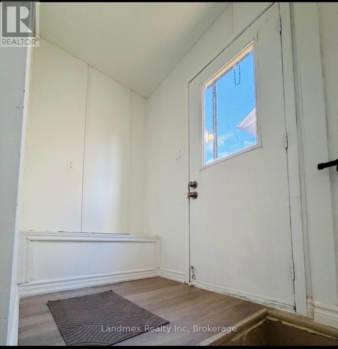 Lower - 6636 Edenwood Drive, Mississauga, Ontario  L5N 3J9 - Photo 2 - W12569752